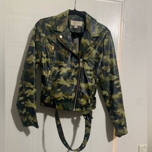 New Michael kors camo faux leather motto jacket
belted